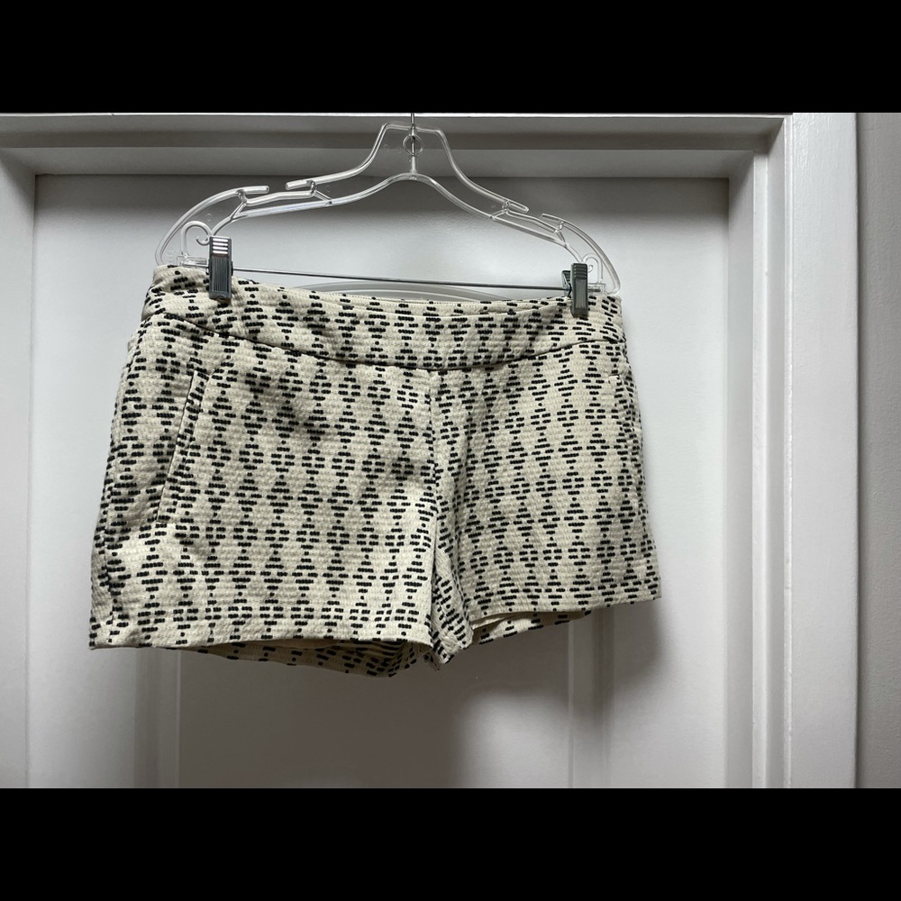 Kenzie shorts - size large